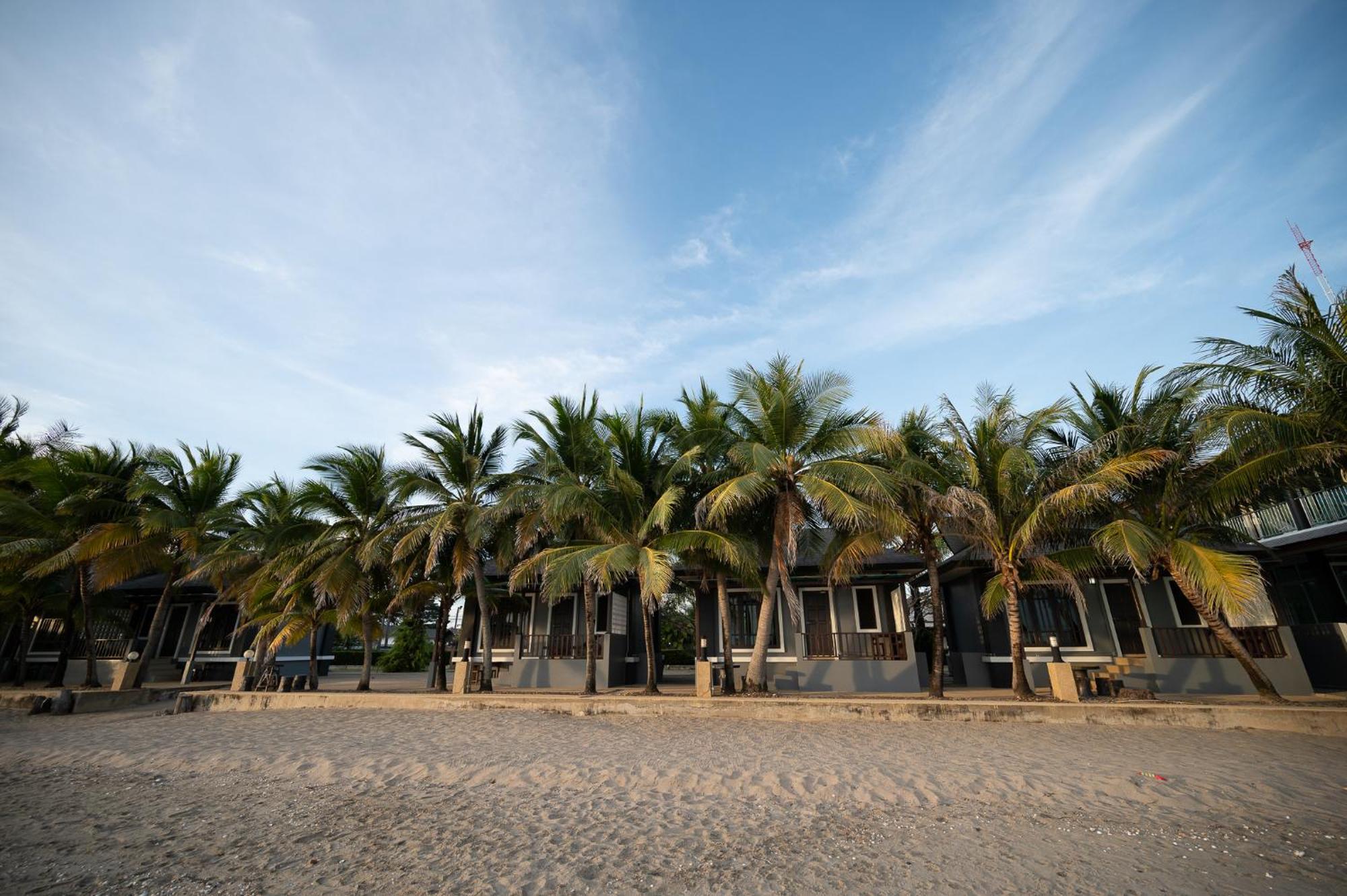 Baan Faa Talaychan Resort Praia de Chao Lao Exterior foto